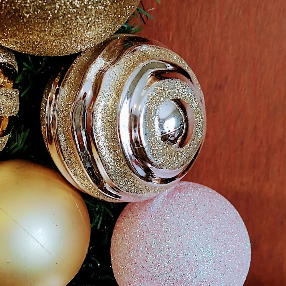 HAND CRAFTED CHRISTMAS ORNAMENT WREATH 20
